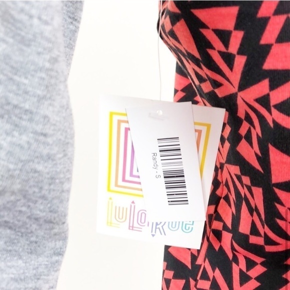 NEW LuLaroe geometric print Randy raglan top - Picture 5 of 7